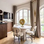 Luxurious & 2bd For 4