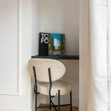 Luxurious & 2bd For 4 *