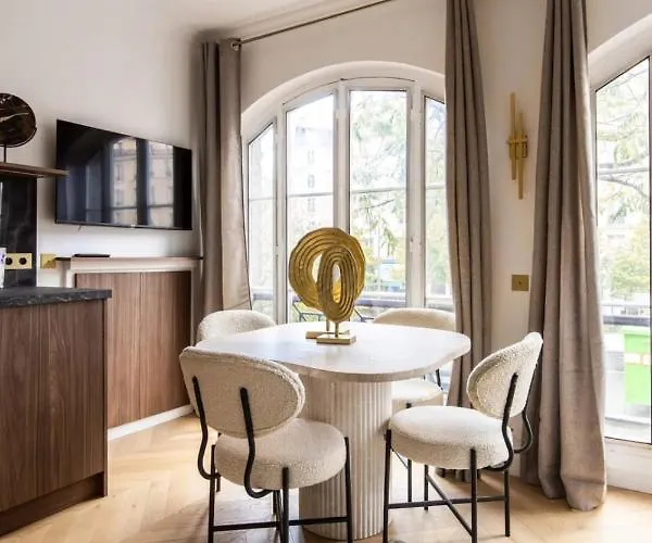 Luxurious & 2bd For 4