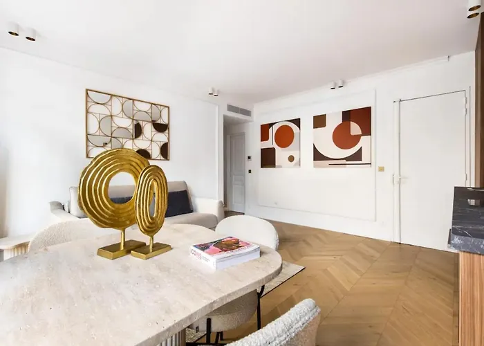Luxurious & 2bd For 4 Париж